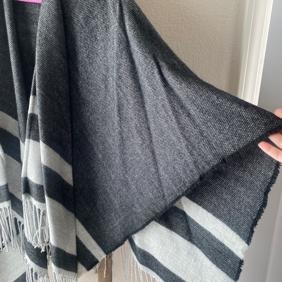 NWOT - Summer & Rose cardigan/sweater OS - Picture 5 of 5